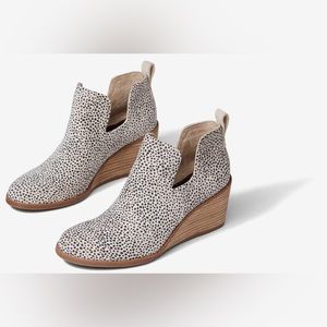 Size 8.5 Kallie wedge bootie!